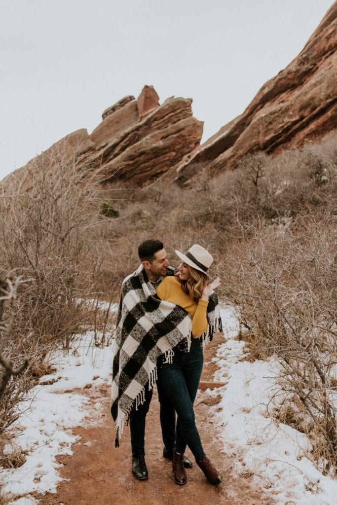 engagement photo outfits