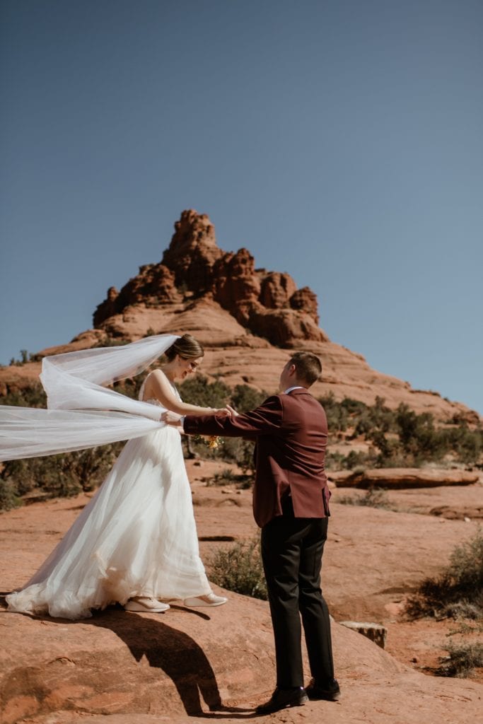 bride and groom at bell rock